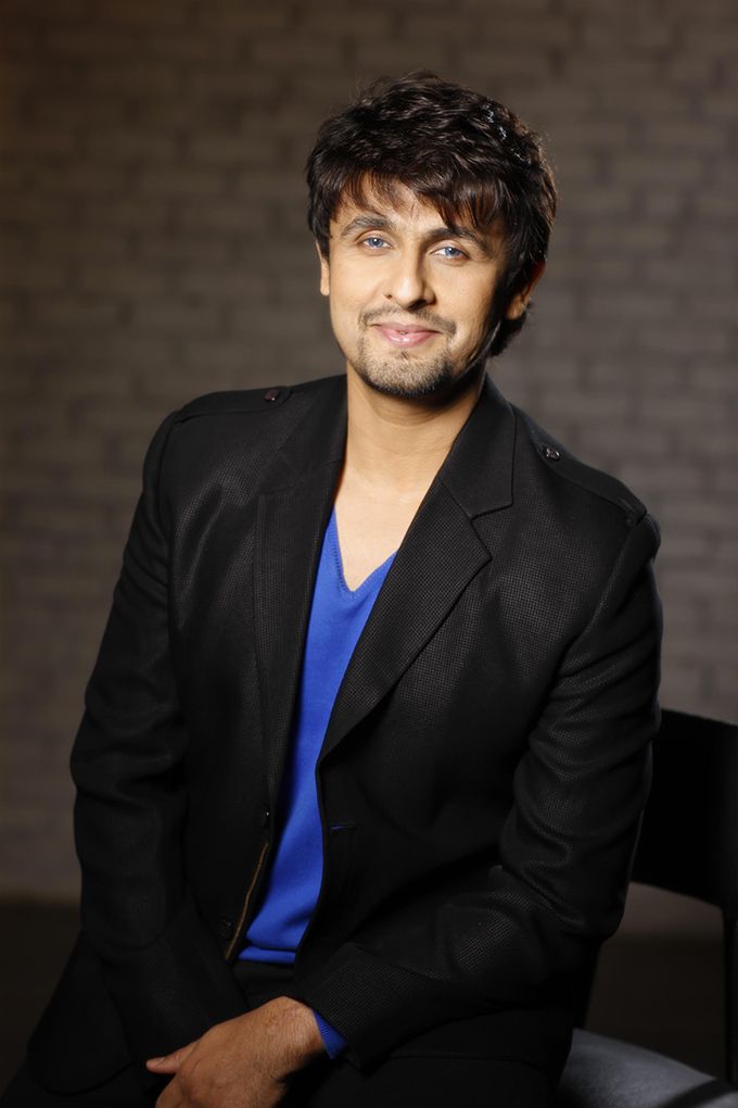 Sonu Nigam Blasts A Leading Daily For Calling Him A Mehfil Singer