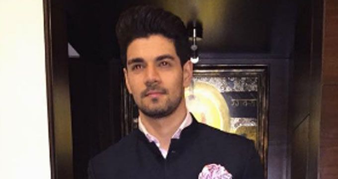 Sooraj Pancholi’s Bandhgala Was Totally Apt For The Occasion!