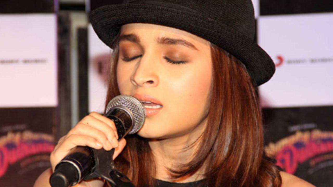 Video: Alia Bhatt Singing ‘Love You Zindagi’ From Dear Zindagi