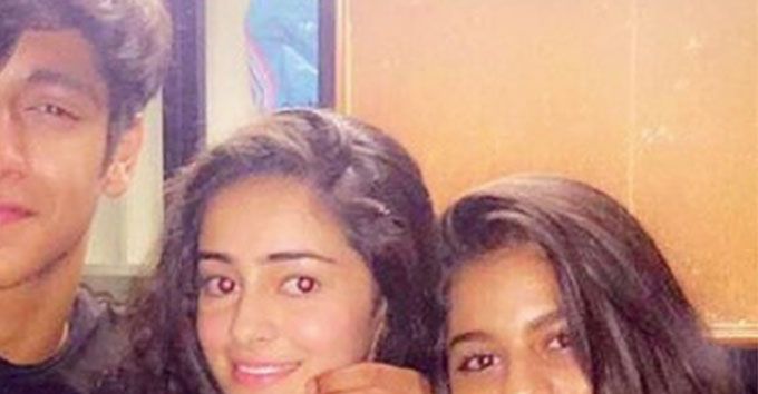 Photo: Suhana Khan Is Chilling With Her Friends
