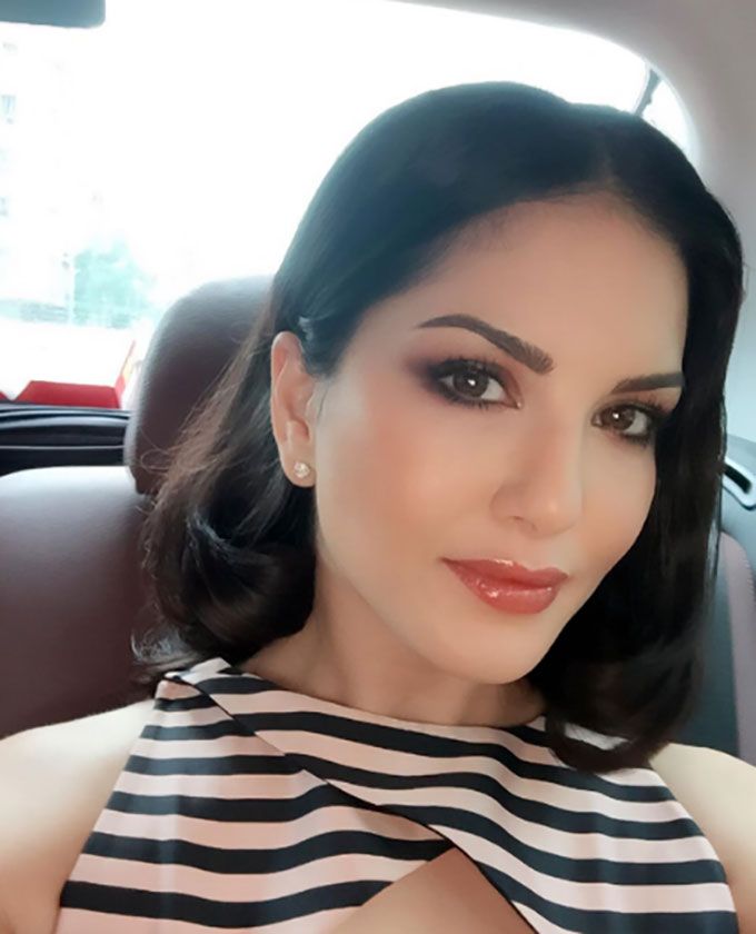 Sunny Leone’s Striped Outfit Is Too Good To Be True!