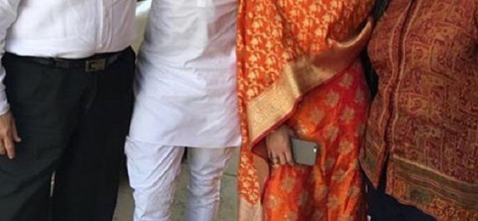 Photo Alert: Sunjay Kapur &#038; Priya Sachdev Look So Happy As Newlyweds