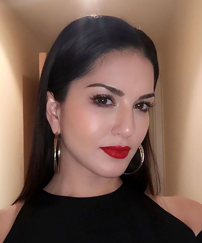 Sunny Leone’s Cut-Outs Are The Definition Of Sexy!