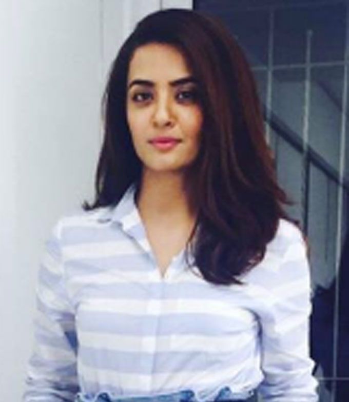 Surveen Chawla Delivers A Chic Look & We Love It!
