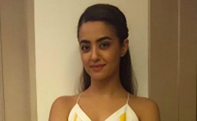 Surveen Chawla’s Striped Dress Is Summery Perfection!