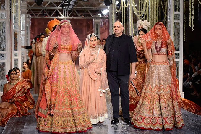 Tarun Tahiliani’s Collection Left Us Speechless With Its Sparkle!