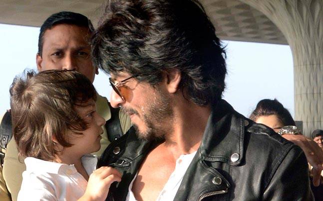 This Video Of Shah Rukh Khan Playing With AbRam Is Just Too Adorable!