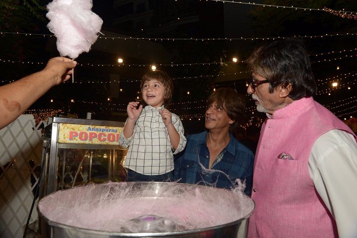 Amitabh Bachchan Shared The Sweetest Photo Of AbRam Eating Candyfloss With Shah Rukh Khan