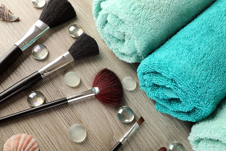 This Makeup Brush Cleaner Is A Real Game Changer