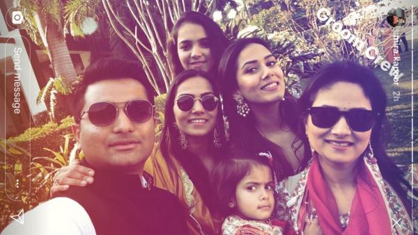 Mira Rajput with her friends | Source: Instagram |