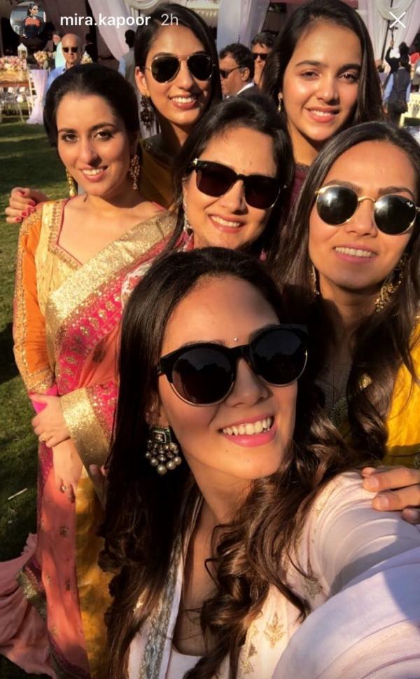 Mira Rajput with her friends | Source: Instagram |