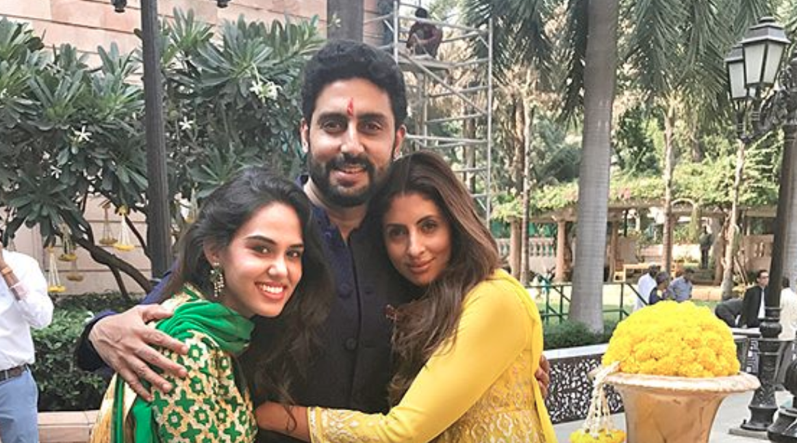 Photos: Abhishek Bachchan And Shweta Bachchan Look Adorable At A Wedding