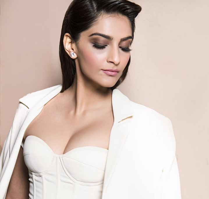 Sonam Kapoor’s Outfit Is So Perfect—We Need To Borrow It ASAP