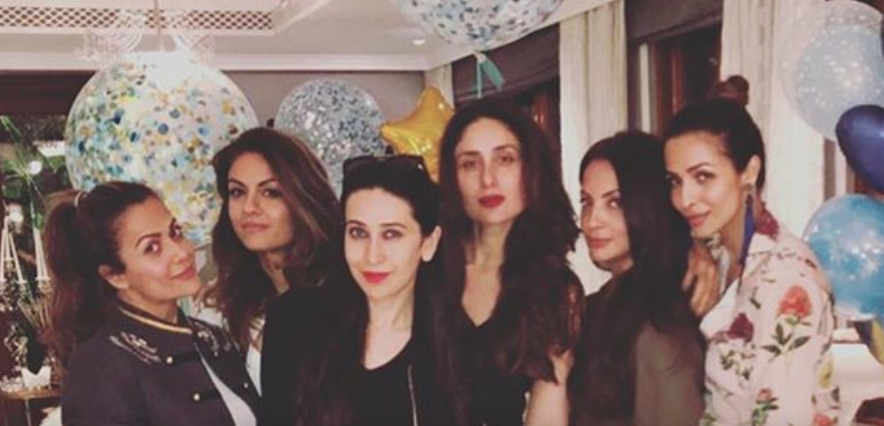 Photo Alert : Kareena Kapoor Khan Poses With Her ‘Mom Squad’