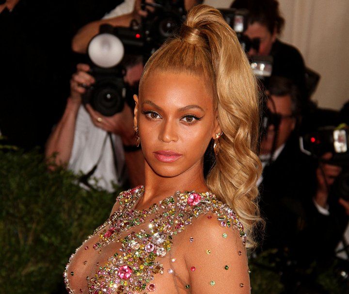 Beyoncé’s Instagram Is Practically A Fashion Blog Now And We Love It