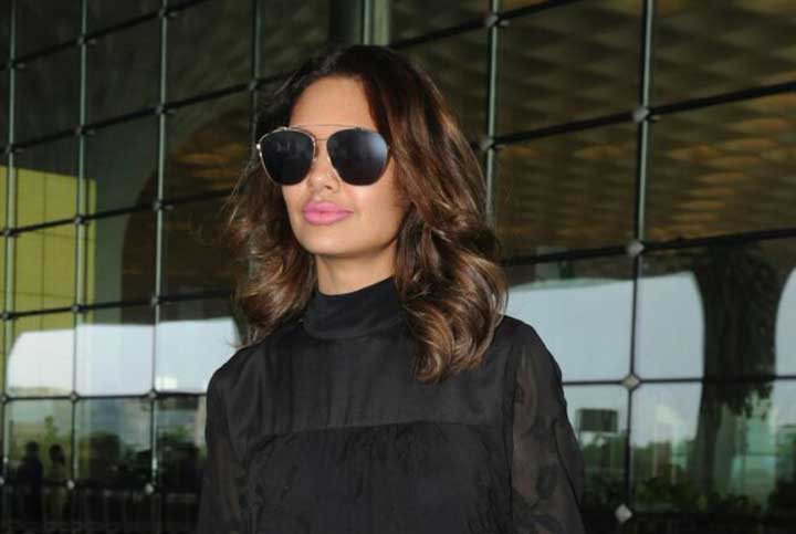 Esha Gupta’s OOTD Is Perfect For The ‘Cool’ Winters