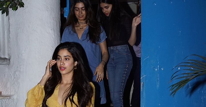 PHOTOS: Jhanvi & Khushi Kapoor Stepped Out For Dinner Last Night