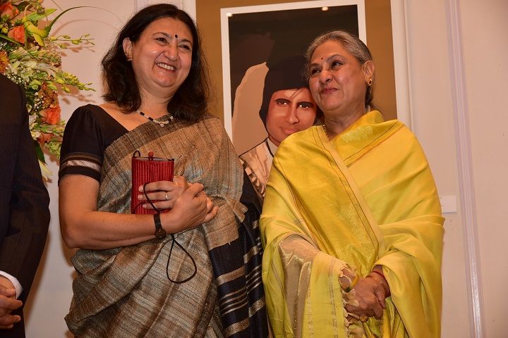 Aditee, wife of Police Commissioner Dattatray Padsalgikar with Jaya Bachchan