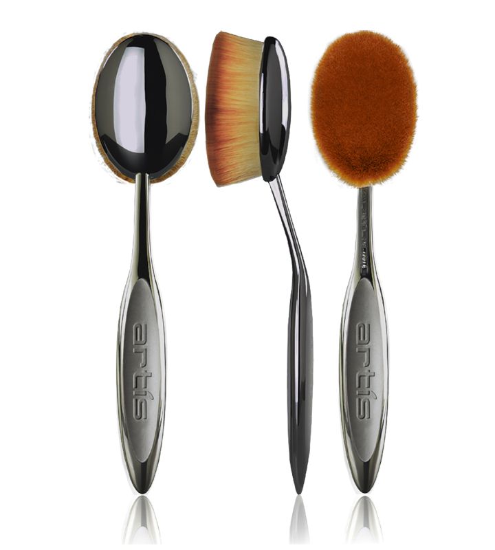 Oval 8 Brush | Source: Artis