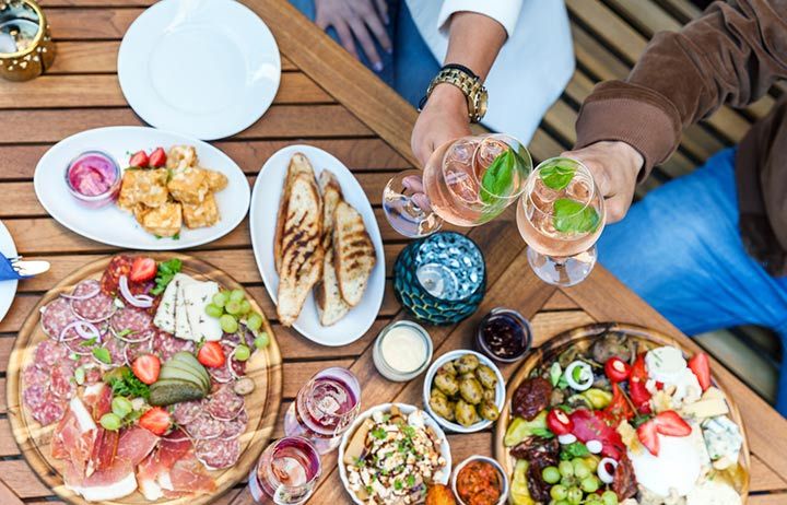 Buffet (Image Courtesy: Shutterstock)