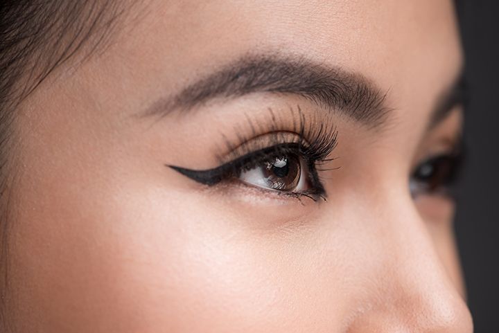 These Strips Will Give You The Perfect Cat Eye In Seconds