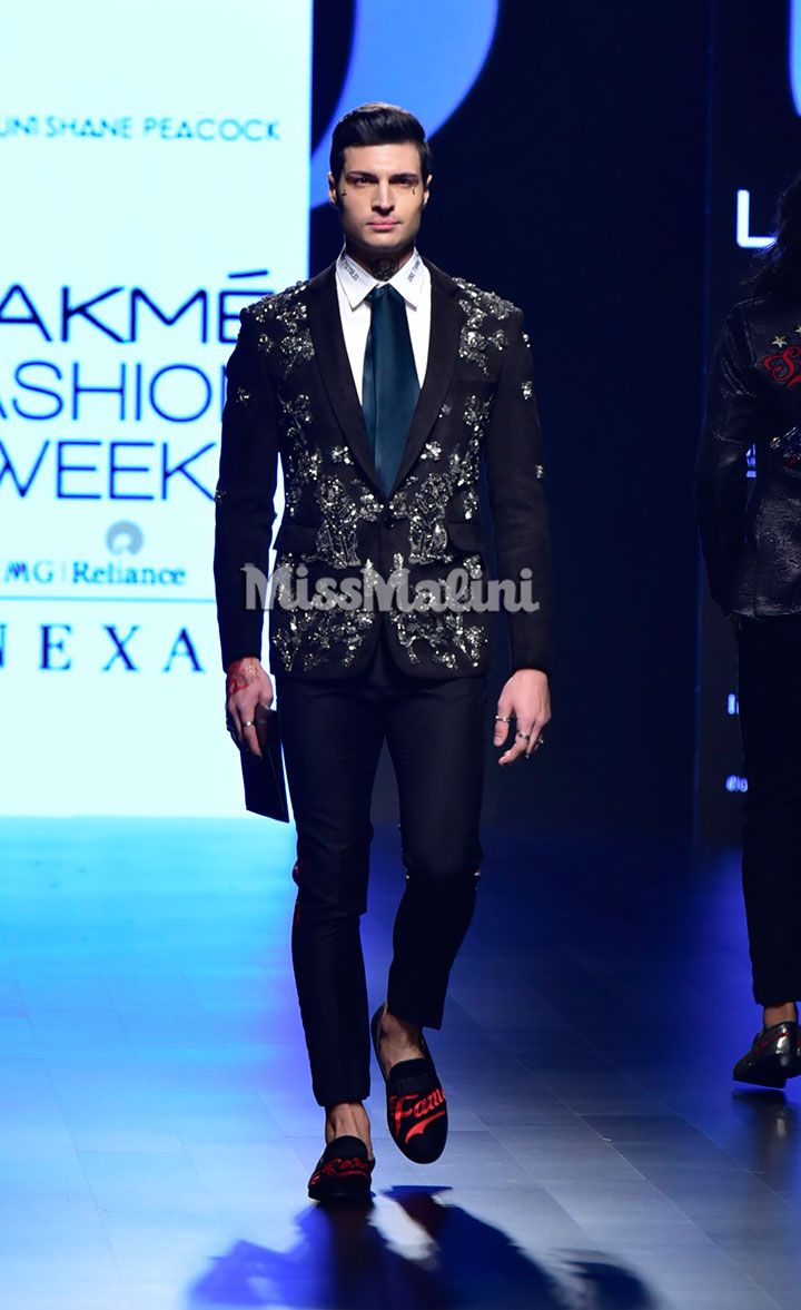 Falguni Shane Peacock at Lakme Fashion Week SR18