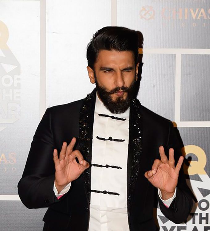 Ranveer Singh is the new man in black; suits up for an event