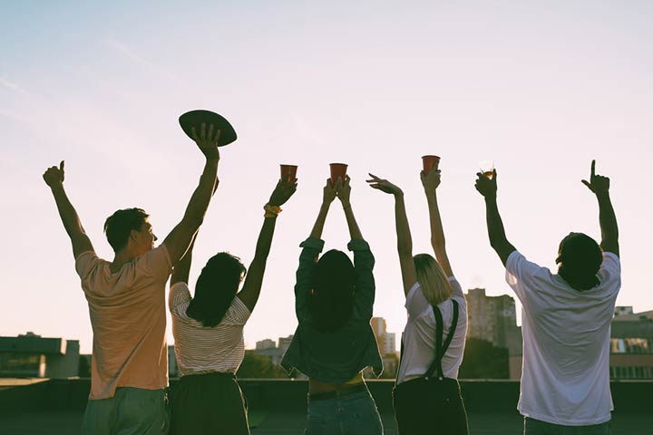 Friends (Image Courtesy: Shutterstock)