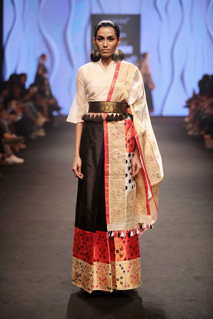 Sanjukta Dutta at Lakme Fashion Week SR18