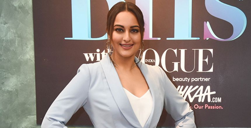 Indian Bollywood actress Sonakshi Sinha poses for a photo during the launch  of the film Himmatwala in… | Indian bollywood actress, Sonakshi sinha,  Bollywood actress