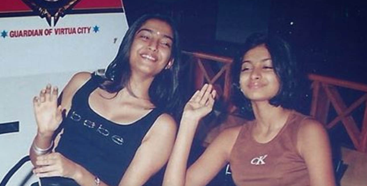 This Age Old Photo Of Sonam &#038; Rhea Kapoor Prove They Were Always Stylish AF