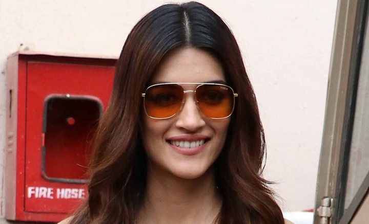 Kriti Sanon Is Stuck In A Lift And She’s Live Tweeting From There