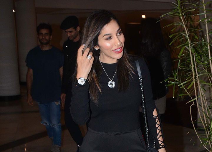 Sophie Choudry’s Minimal Outfit Is On Point