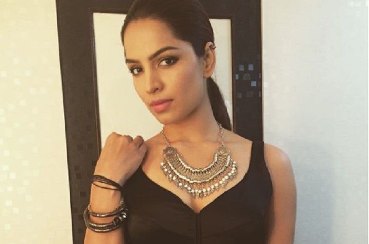 TV Actress Shikha Singh Exposes A Police Officer Who Posted A Sleazy Comment On Her Photo