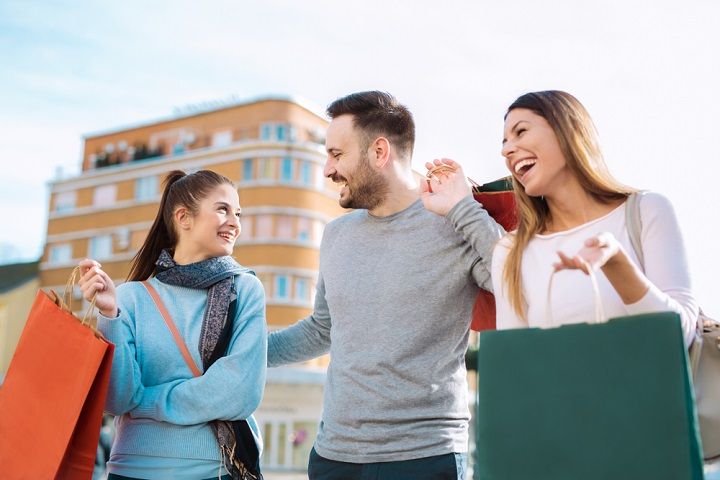 Shopping (Image Courtesy: Shutterstock)