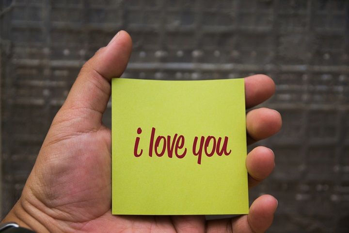 9 Ways To Tell Someone You Love Them On Valentine’s Day