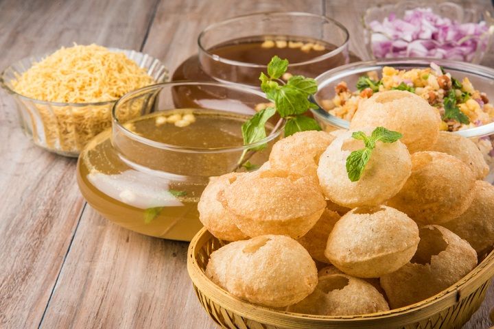 8 Best Chaat Stalls In Mumbai That’ll Make You Hungry Right Away