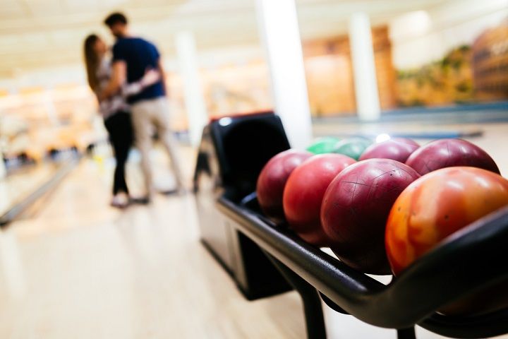 Couple Bowling (Image Courtesy: Shutterstock)