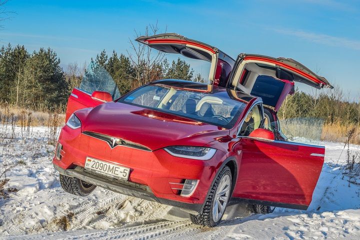 Tesla Model X (Image Courtesy Shutterstock)