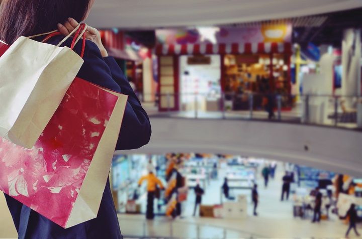 10 Things You Experience When You Go Shopping Over The Weekend