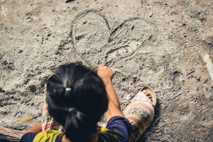 Finding Love (Image Courtesy: Shutterstock)