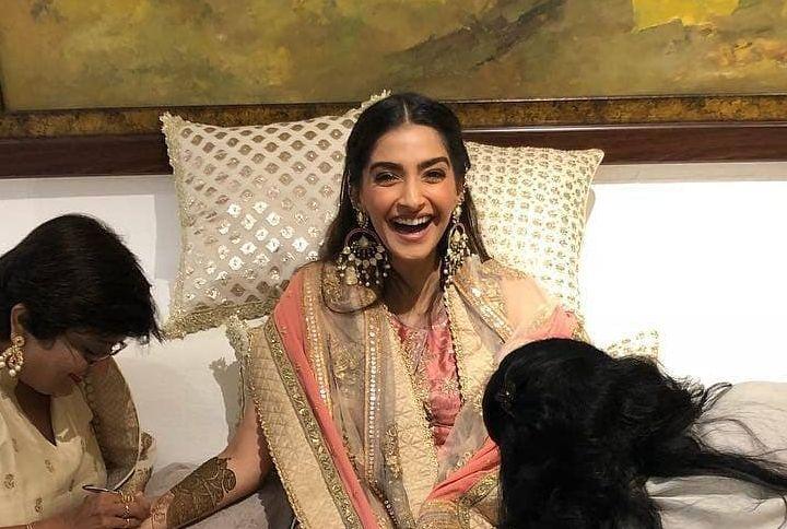 Video: Sonam Kapoor Dancing On Her Mehendi Ceremony Is Making Our Hearts Happy!