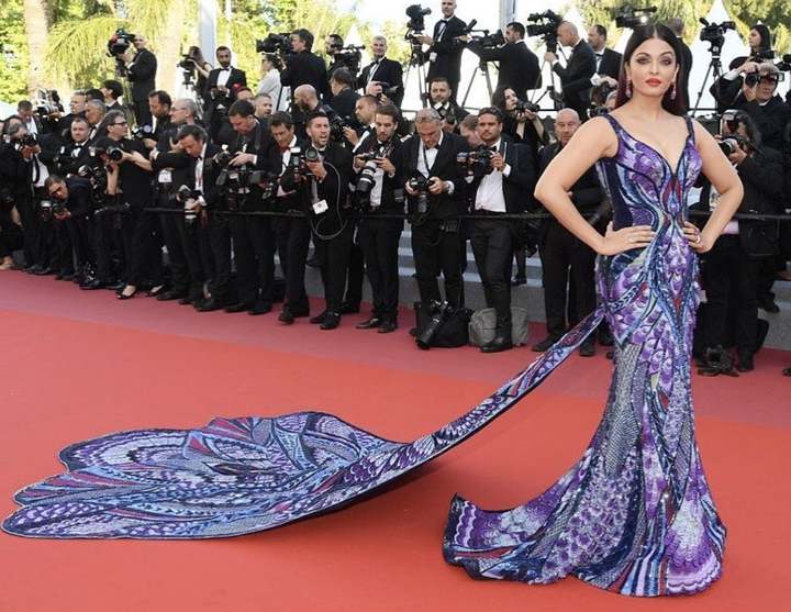 Aishwarya Rai Bachchan Looks Like She Emerged Right Out Of A Cocoon