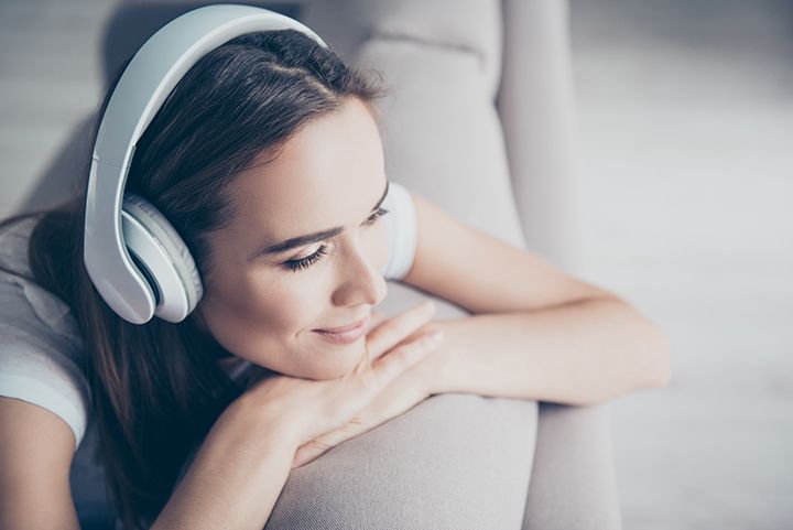 ASMR Is The Wellness Treatment You Need To Try