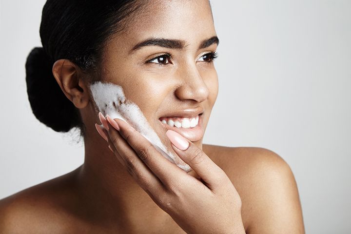 7 Mistakes You’re Making When Washing Your Face