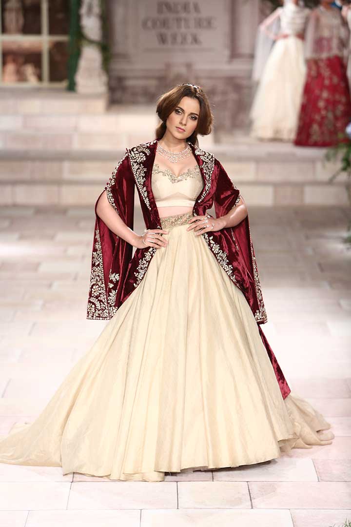 Kangana Ranaut for Anju Modi at Indian Couture Week 2018