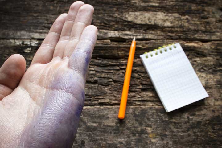 20 Struggles Only Left Handed People Will Understand
