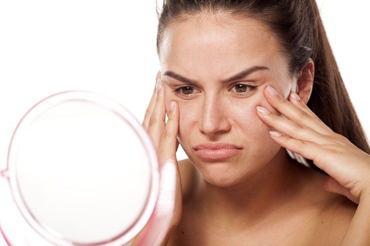 5 Struggles That People With Oily Skin Can Relate To