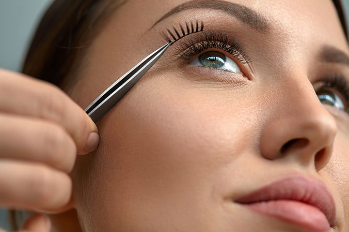 5 Mistakes You Should Avoid When Applying False Lashes