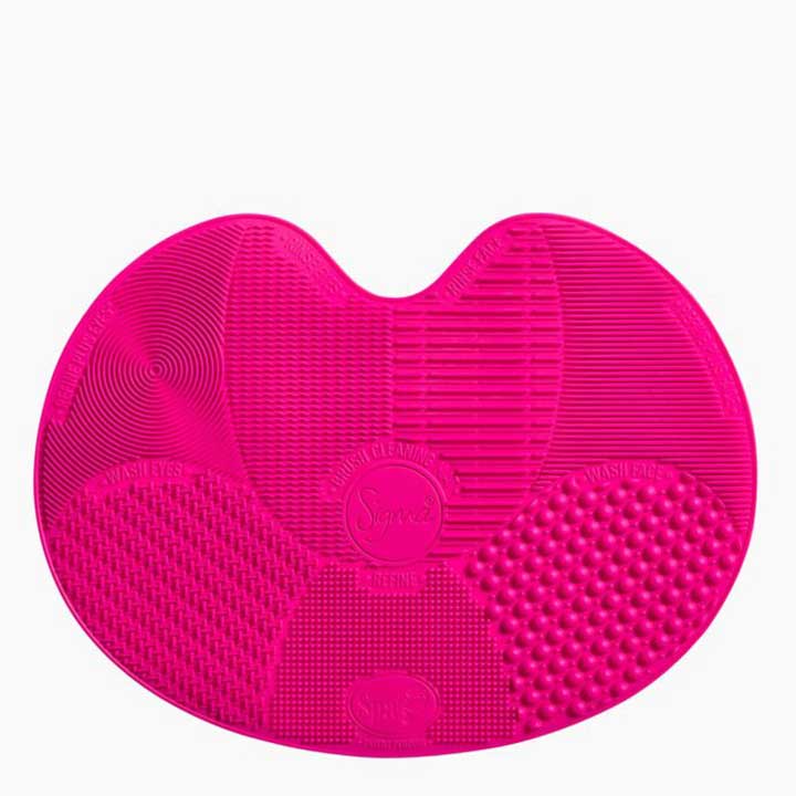 Sigma Spa Brush Cleansing Mat (Image source: sigmabeauty.com)